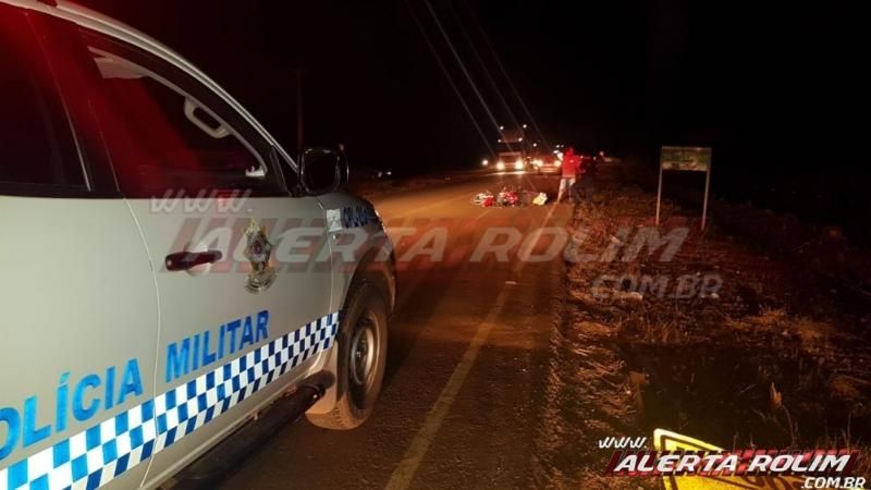 Motociclista é socorrido pelo Corpo de Bombeiros, após colidir em cavalo na RO-383 em Rolim de Moura Motociclista é socorrido pelo Corpo de Bombeiros, após colidir em cavalo na RO-383 em Rolim de Moura