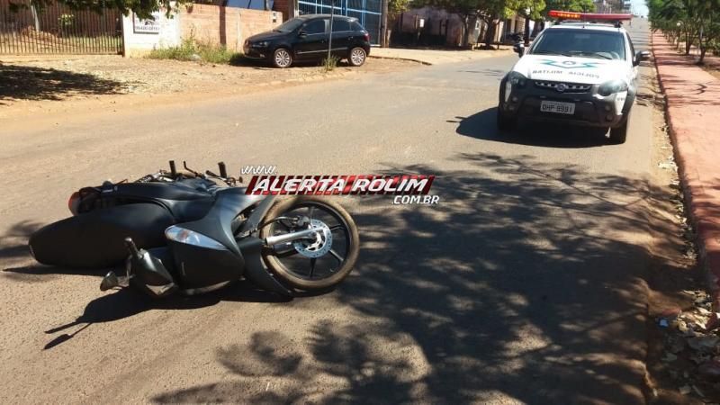 Motociclistas foram socorridos pelos bombeiros após acidente na Avenida 25 de Agosto em Rolim de Moura Motociclistas foram socorridos pelos bombeiros após acidente na Avenida 25 de Agosto em Rolim de Moura
