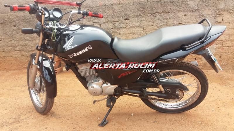 Mulher tem moto furtada, durante a noite no bairro Cidade Alta em Rolim de Moura Mulher tem moto furtada, durante a noite no bairro Cidade Alta em Rolim de Moura