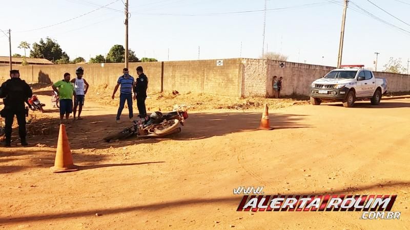 Passageira de moto sofre graves lesões após colisão com caminhão no bairro Cidade Alta em Rolim de Moura Passageira de moto sofre graves lesões após colisão com caminhão no bairro Cidade Alta em Rolim de Moura