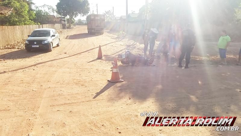 Passageira de moto sofre graves lesões após colisão com caminhão no bairro Cidade Alta em Rolim de Moura Passageira de moto sofre graves lesões após colisão com caminhão no bairro Cidade Alta em Rolim de Moura