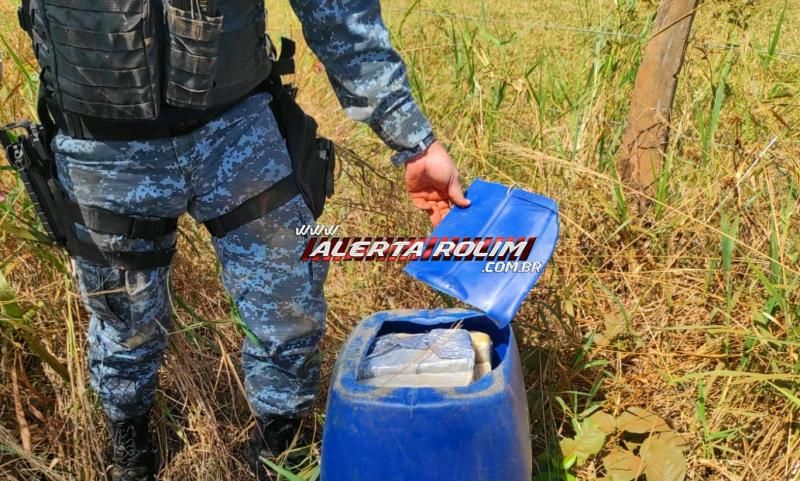URGENTE - 40 kg de drogas são apreendidas pela Polícia Militar em Alta Floresta do Oeste; um suspeito foi preso - Vídeo URGENTE - 40 kg de drogas são apreendidas pela Polícia Militar em Alta Floresta do Oeste; um suspeito foi preso - Vídeo