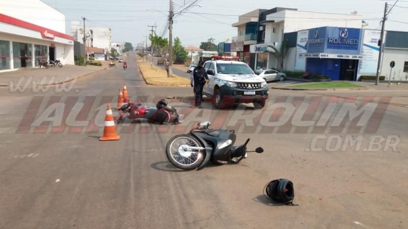Colisão entre duas motos foi registrada nesta tarde de terça-feira em Rolim de Moura Colisão entre duas motos foi registrada nesta tarde de terça-feira em Rolim de Moura