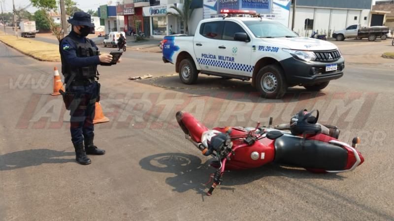 Colisão entre duas motos foi registrada nesta tarde de terça-feira em Rolim de Moura Colisão entre duas motos foi registrada nesta tarde de terça-feira em Rolim de Moura