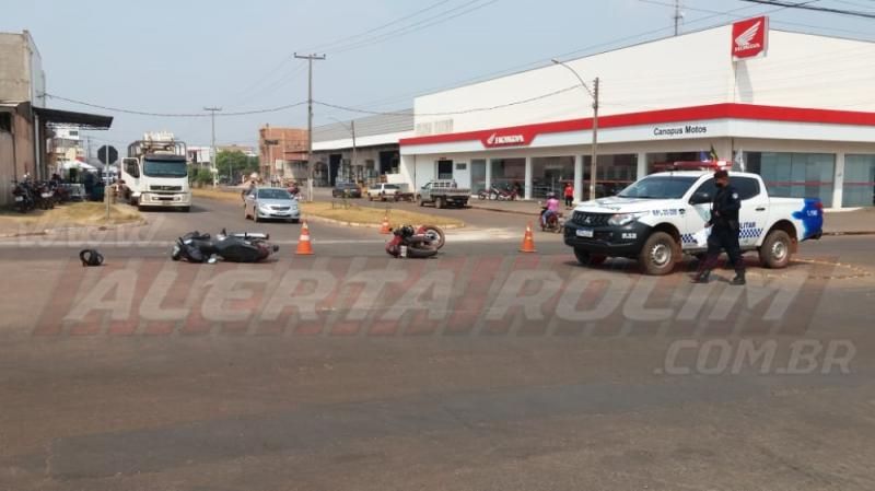Colisão entre duas motos foi registrada nesta tarde de terça-feira em Rolim de Moura Colisão entre duas motos foi registrada nesta tarde de terça-feira em Rolim de Moura