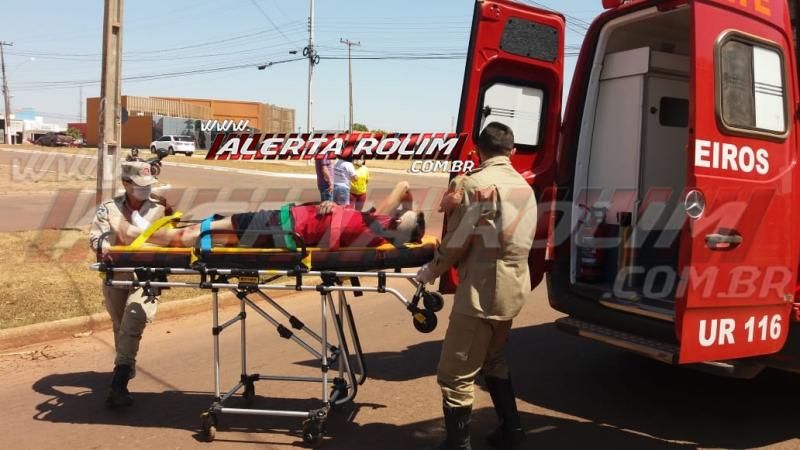Colisão entre moto e veículo da SEAS resultou em um ferido nesta tarde de quinta-feira em Rolim de Moura Colisão entre moto e veículo da SEAS resultou em um ferido nesta tarde de quinta-feira em Rolim de Moura