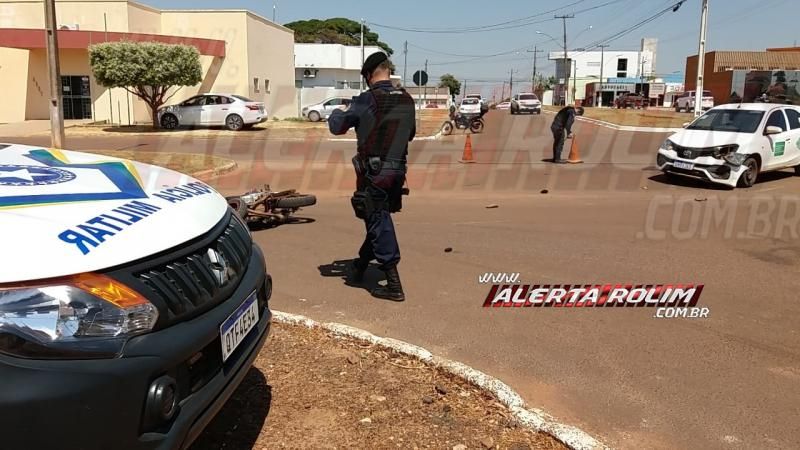 Colisão entre moto e veículo da SEAS resultou em um ferido nesta tarde de quinta-feira em Rolim de Moura Colisão entre moto e veículo da SEAS resultou em um ferido nesta tarde de quinta-feira em Rolim de Moura