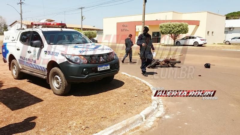 Colisão entre moto e veículo da SEAS resultou em um ferido nesta tarde de quinta-feira em Rolim de Moura Colisão entre moto e veículo da SEAS resultou em um ferido nesta tarde de quinta-feira em Rolim de Moura