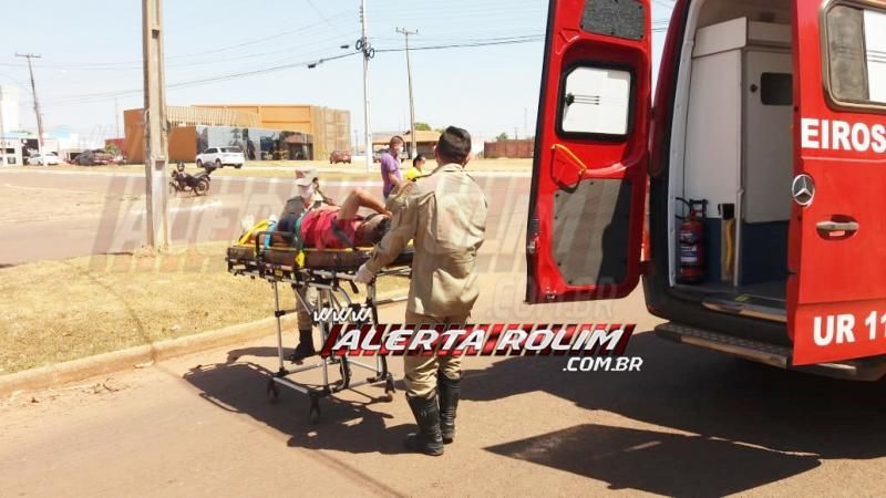 Colisão entre moto e veículo da SEAS resultou em um ferido nesta tarde de quinta-feira em Rolim de Moura Colisão entre moto e veículo da SEAS resultou em um ferido nesta tarde de quinta-feira em Rolim de Moura