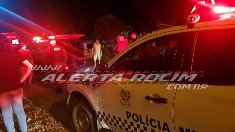 Condutor de caminhonete avança via e colide em 04 veículos durante a noite de quinta-feira em Rolim de Moura Condutor de caminhonete avança via e colide em 04 veículos durante a noite de quinta-feira em Rolim de Moura