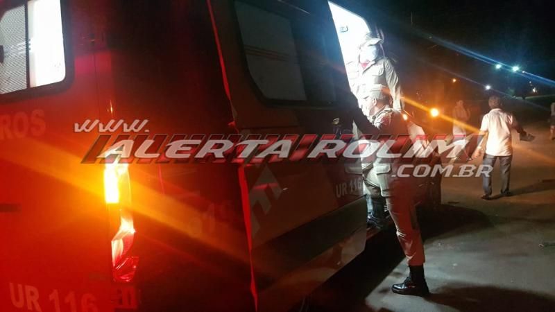 Condutor de caminhonete avança via e colide em 04 veículos durante a noite de quinta-feira em Rolim de Moura Condutor de caminhonete avança via e colide em 04 veículos durante a noite de quinta-feira em Rolim de Moura