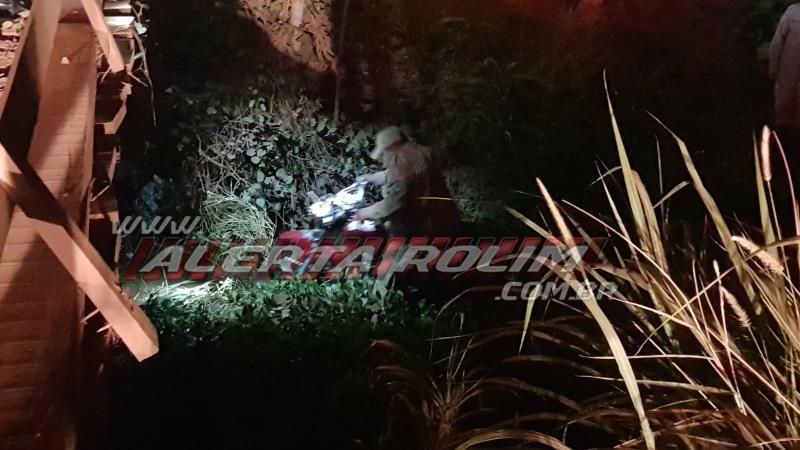 Homem é encontrado desacordado na via e sua moto localizada dentro de rio em Rolim de Moura Homem é encontrado desacordado na via e sua moto localizada dentro de rio em Rolim de Moura