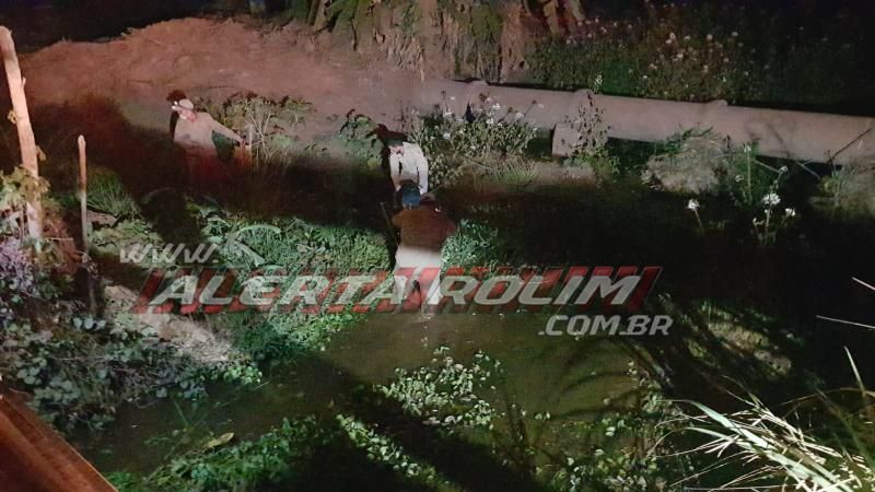 Homem é encontrado desacordado na via e sua moto localizada dentro de rio em Rolim de Moura Homem é encontrado desacordado na via e sua moto localizada dentro de rio em Rolim de Moura