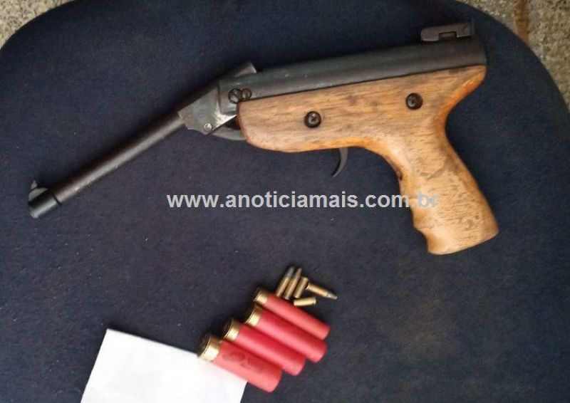 Jaru homem com passagem pela Justiça é preso com arma de fogo, munições e máscara demoníaca Jaru homem com passagem pela Justiça é preso com arma de fogo, munições e máscara demoníaca