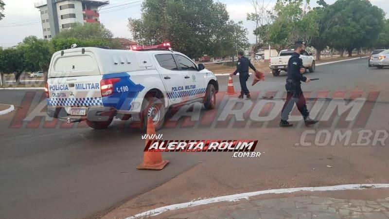 Motociclista sofre fratura exposta na perna após ser atingido por carro na tarde de domingo em Rolim de Moura Motociclista sofre fratura exposta na perna após ser atingido por carro na tarde de domingo em Rolim de Moura