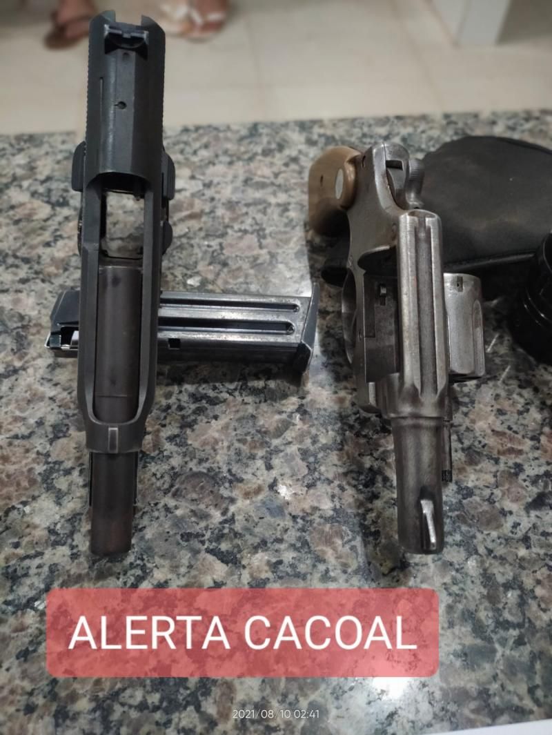 Membros do PCC são presos após troca de tiros com a Polícia Militar de Cacoal Membros do PCC são presos após troca de tiros com a Polícia Militar de Cacoal