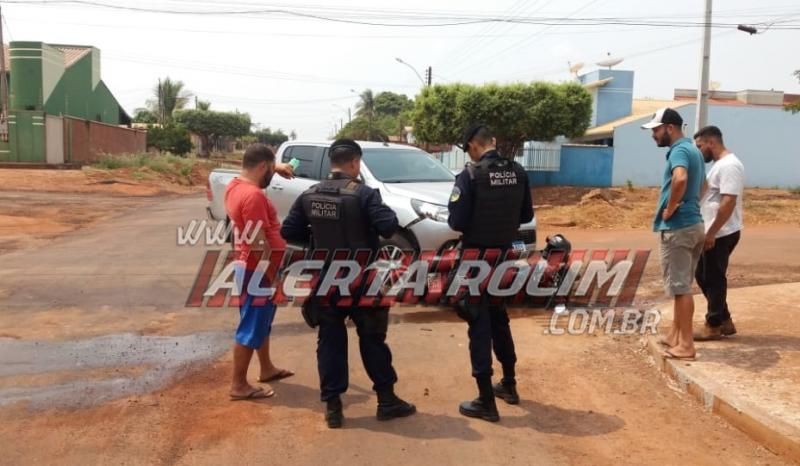 Motociclista é socorrido após ser atingido por Hilux no Boa Esperança em Rolim de Moura Motociclista é socorrido após ser atingido por Hilux no Boa Esperança em Rolim de Moura