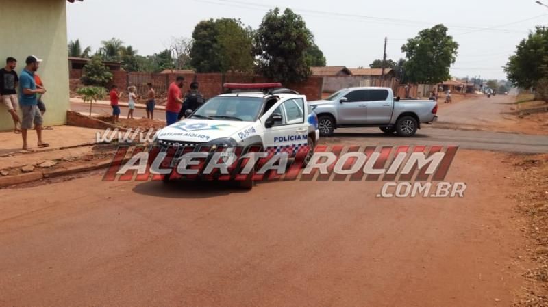Motociclista é socorrido após ser atingido por Hilux no Boa Esperança em Rolim de Moura Motociclista é socorrido após ser atingido por Hilux no Boa Esperança em Rolim de Moura