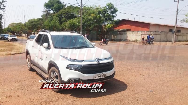 Motociclista é socorrido em estado grave após atingir veículo da SEMUSA em Rolim de Moura Motociclista é socorrido em estado grave após atingir veículo da SEMUSA em Rolim de Moura