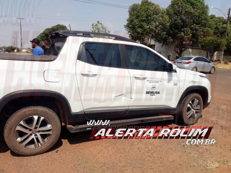 Motociclista é socorrido em estado grave após atingir veículo da SEMUSA em Rolim de Moura Motociclista é socorrido em estado grave após atingir veículo da SEMUSA em Rolim de Moura