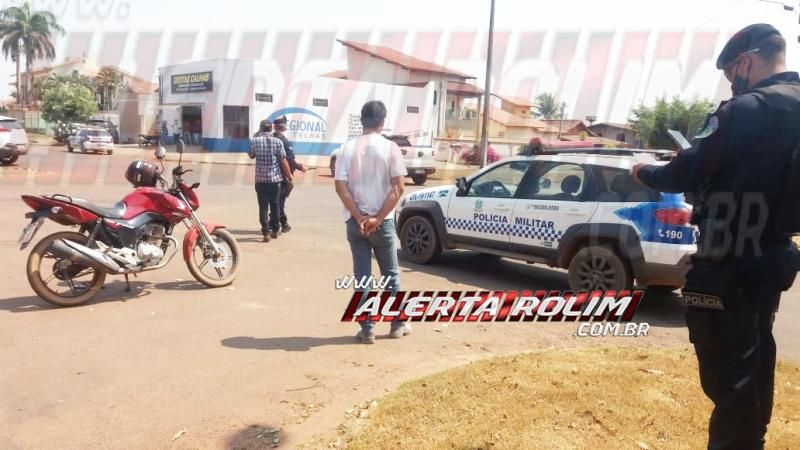 Motociclista é socorrido em estado grave após atingir veículo da SEMUSA em Rolim de Moura Motociclista é socorrido em estado grave após atingir veículo da SEMUSA em Rolim de Moura