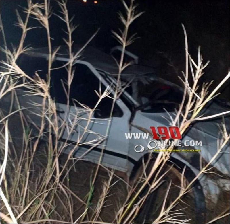 Motorista morre após carro capotar na Linha P-50 em Alta Floresta do Oeste Motorista morre após carro capotar na Linha P-50 em Alta Floresta do Oeste