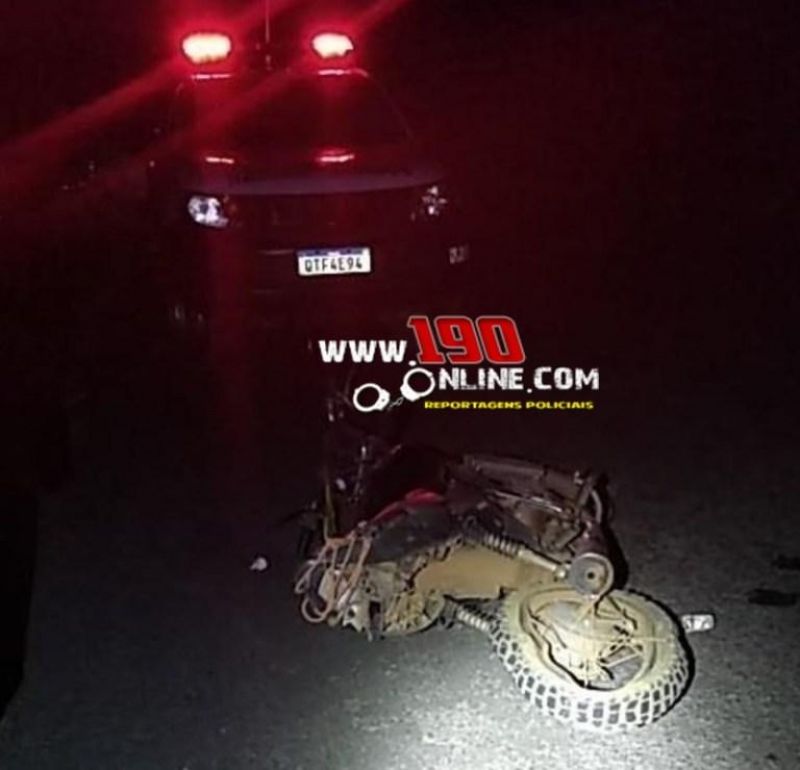 Mulher morre após colisão entre moto e caminhonete na linha P-50 em Alta Floresta do Oeste Mulher morre após colisão entre moto e caminhonete na linha P-50 em Alta Floresta do Oeste