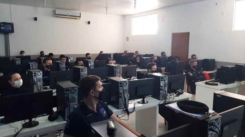 Polícia Militar do 10º Batalhão realiza treinamento sobre redação oficial e padronização de documentos eletrônicos Polícia Militar do 10º Batalhão realiza treinamento sobre redação oficial e padronização de documentos eletrônicos