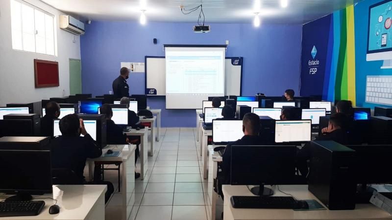 Polícia Militar do 10º Batalhão realiza treinamento sobre redação oficial e padronização de documentos eletrônicos Polícia Militar do 10º Batalhão realiza treinamento sobre redação oficial e padronização de documentos eletrônicos