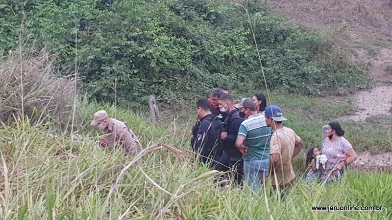 Policial Militar sofre acidente, fica por 4h caído em ribanceira e é socorrido após jogar carteira na Rodovia, em RO Policial Militar sofre acidente, fica por 4h caído em ribanceira e é socorrido após jogar carteira na Rodovia, em RO