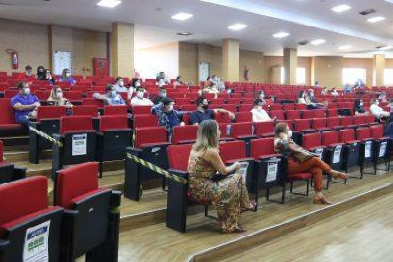 Vacinação contra covid-19 em adolescentes a partir de 12 anos com o imunizante Pfizer é autorizada em Rondônia Vacinação contra covid-19 em adolescentes a partir de 12 anos com o imunizante Pfizer é autorizada em Rondônia