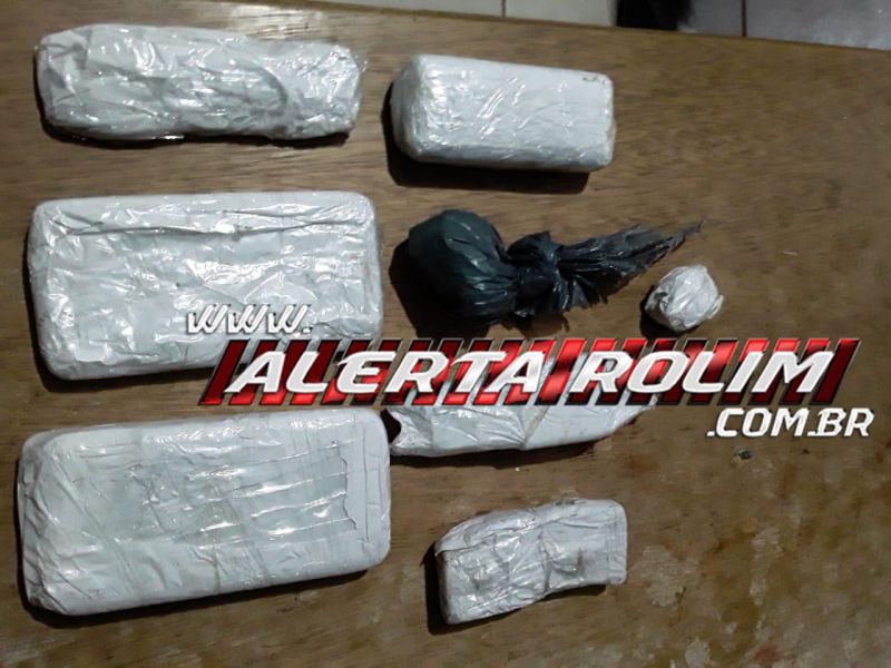 Policiais Penais interceptaram celulares e droga que foi arremessada no Semiaberto de Rolim de Moura Policiais Penais interceptaram celulares e droga que foi arremessada no Semiaberto de Rolim de Moura