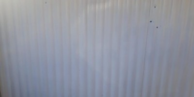 Portão de residência é atingido por tiros durante a madrugada em Rolim de Moura Portão de residência é atingido por tiros durante a madrugada em Rolim de Moura
