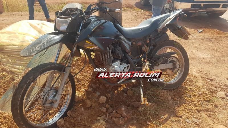 Acidente envolvendo moto e caminhonete foi registrado neste sábado em Rolim de Moura Acidente envolvendo moto e caminhonete foi registrado neste sábado em Rolim de Moura