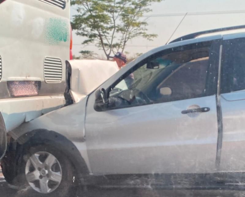 ATUALIZADA - Acidente entre Fiat Strada, caminhão e ônibus da Eucatur deixa seis feridos em Pimenta Bueno ATUALIZADA - Acidente entre Fiat Strada, caminhão e ônibus da Eucatur deixa seis feridos em Pimenta Bueno