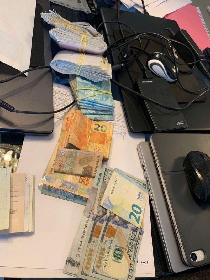 ATUALIZADA - Polícia Federal deflagra operação ‘Carga Prensada’ com mandados em Rolim de Moura ATUALIZADA - Polícia Federal deflagra operação ‘Carga Prensada’ com mandados em Rolim de Moura