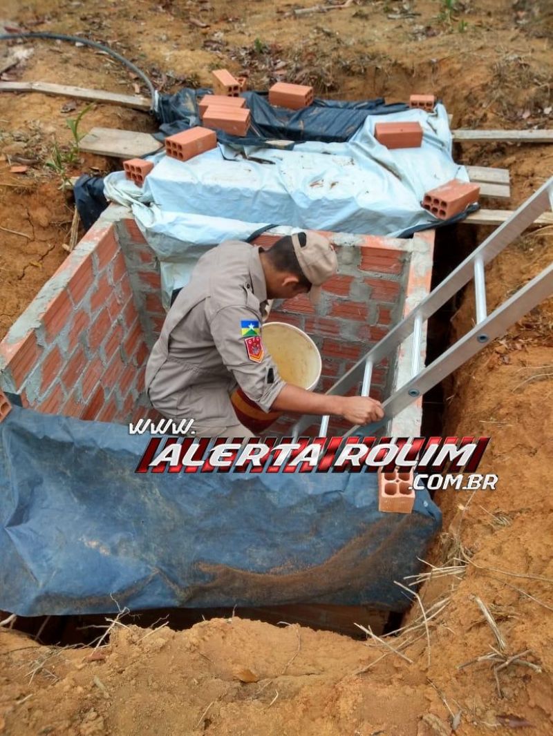 Bombeiros militares resgatam paca que caiu em fossa na zona rural de Rolim de Moura Bombeiros militares resgatam paca que caiu em fossa na zona rural de Rolim de Moura