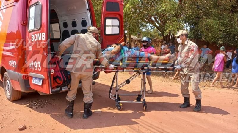 Colisão entre carro e moto no Beira Rio resulta em um ferido nesta tarde em Rolim de Moura Colisão entre carro e moto no Beira Rio resulta em um ferido nesta tarde em Rolim de Moura