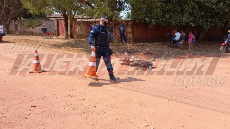 Colisão entre carro e moto no Beira Rio resulta em um ferido nesta tarde em Rolim de Moura Colisão entre carro e moto no Beira Rio resulta em um ferido nesta tarde em Rolim de Moura