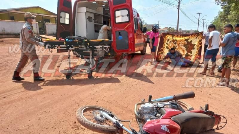 Colisão entre carro e moto no Beira Rio resulta em um ferido nesta tarde em Rolim de Moura Colisão entre carro e moto no Beira Rio resulta em um ferido nesta tarde em Rolim de Moura