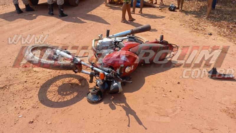 Colisão entre carro e moto no Beira Rio resulta em um ferido nesta tarde em Rolim de Moura Colisão entre carro e moto no Beira Rio resulta em um ferido nesta tarde em Rolim de Moura