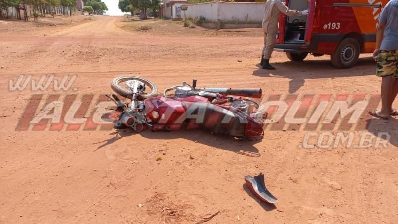Colisão entre carro e moto no Beira Rio resulta em um ferido nesta tarde em Rolim de Moura Colisão entre carro e moto no Beira Rio resulta em um ferido nesta tarde em Rolim de Moura