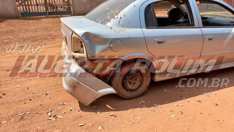 Colisão entre carro e moto no Beira Rio resulta em um ferido nesta tarde em Rolim de Moura Colisão entre carro e moto no Beira Rio resulta em um ferido nesta tarde em Rolim de Moura