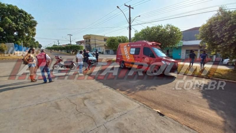 Colisão entre carro e moto no Centro de Rolim de Moura resulta em uma pessoa ferida nesta manhã de quinta-feira Colisão entre carro e moto no Centro de Rolim de Moura resulta em uma pessoa ferida nesta manhã de quinta-feira