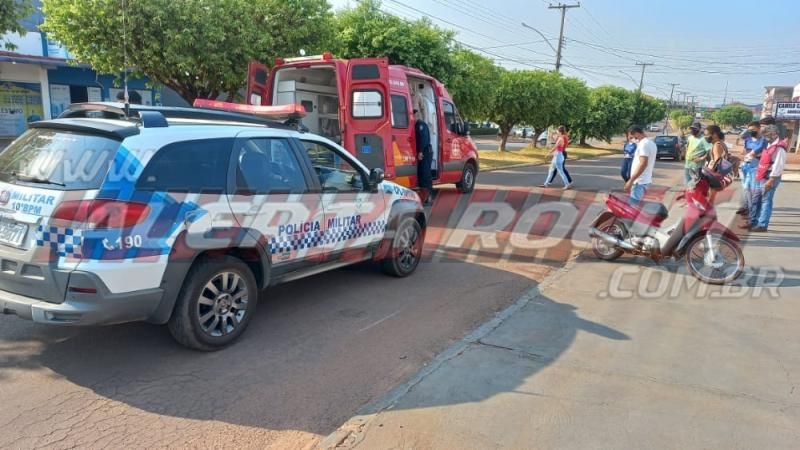Colisão entre carro e moto no Centro de Rolim de Moura resulta em uma pessoa ferida nesta manhã de quinta-feira Colisão entre carro e moto no Centro de Rolim de Moura resulta em uma pessoa ferida nesta manhã de quinta-feira