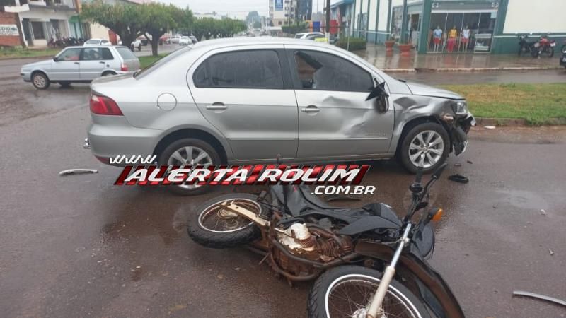 Colisão entre carro e moto resulta em dois feridos nesta manhã de sexta-feira em Rolim de Moura Colisão entre carro e moto resulta em dois feridos nesta manhã de sexta-feira em Rolim de Moura