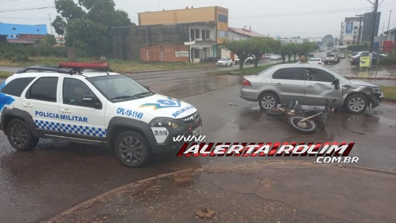 Colisão entre carro e moto resulta em dois feridos nesta manhã de sexta-feira em Rolim de Moura Colisão entre carro e moto resulta em dois feridos nesta manhã de sexta-feira em Rolim de Moura