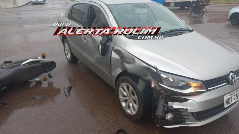 Colisão entre carro e moto resulta em dois feridos nesta manhã de sexta-feira em Rolim de Moura Colisão entre carro e moto resulta em dois feridos nesta manhã de sexta-feira em Rolim de Moura