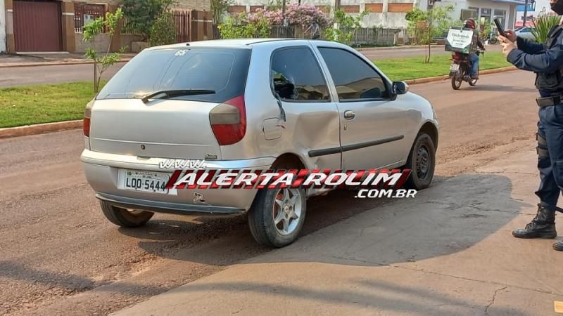 Colisão entre carro e moto resultou em vítimas nesta manhã de quarta-feira em Rolim de Moura Colisão entre carro e moto resultou em vítimas nesta manhã de quarta-feira em Rolim de Moura