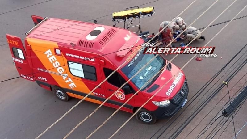 Colisão entre moto e carro que resultou em um ferido é registrada no Centro de Rolim de Moura Colisão entre moto e carro que resultou em um ferido é registrada no Centro de Rolim de Moura